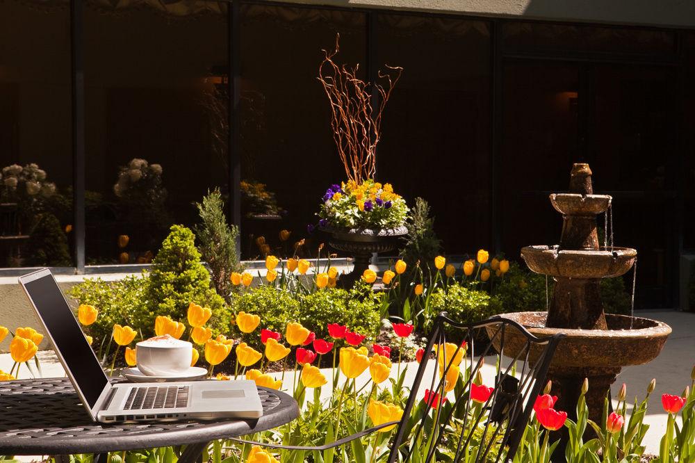 Отель Boston Marriott Пибоди Экстерьер фото