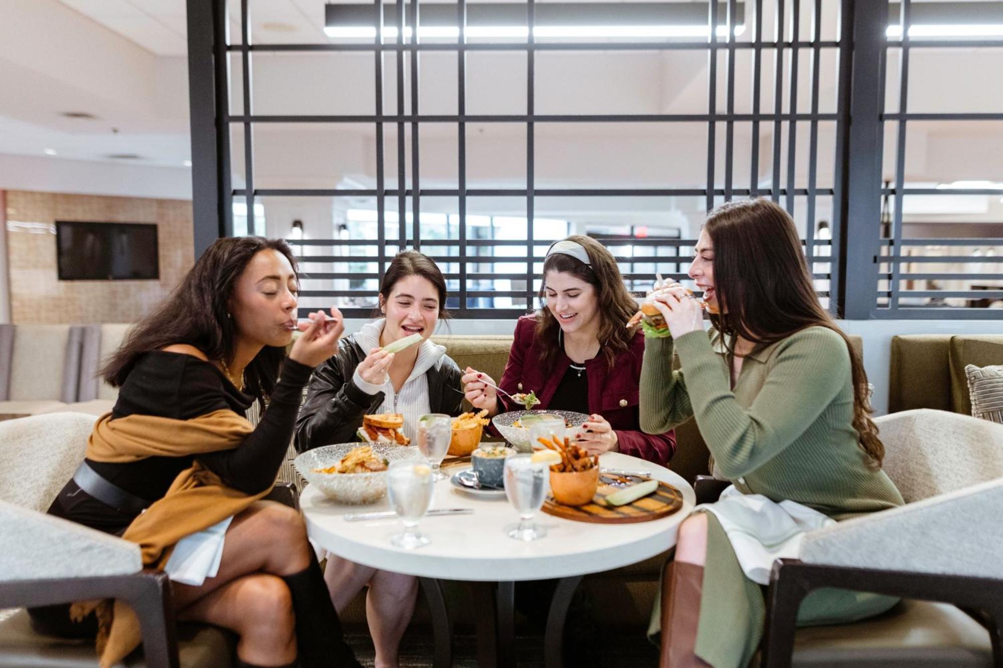 Отель Boston Marriott Пибоди Экстерьер фото